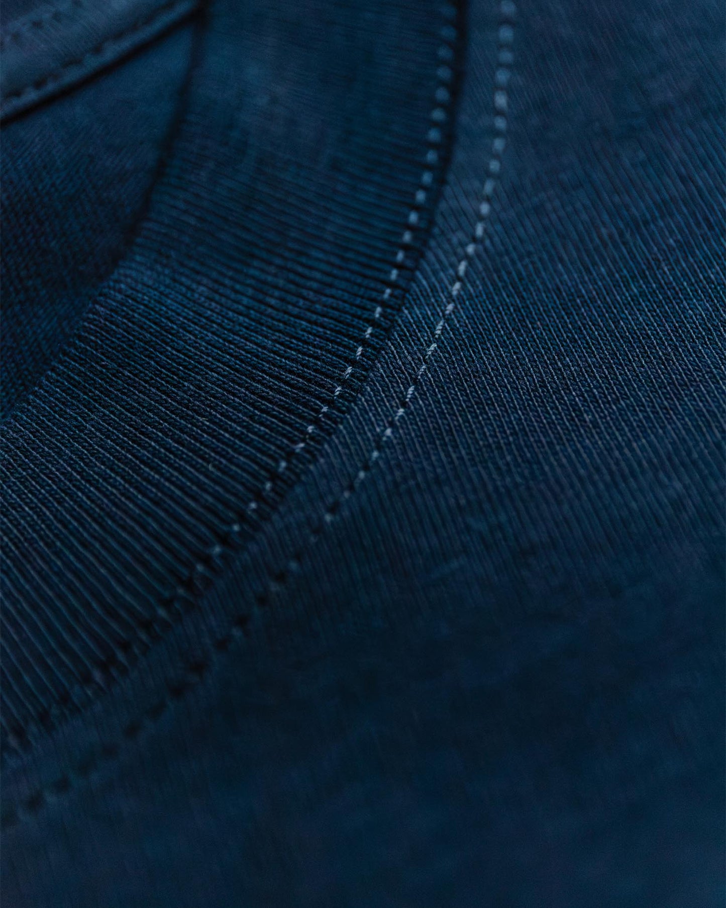 ESSENTIAL - T NAVY